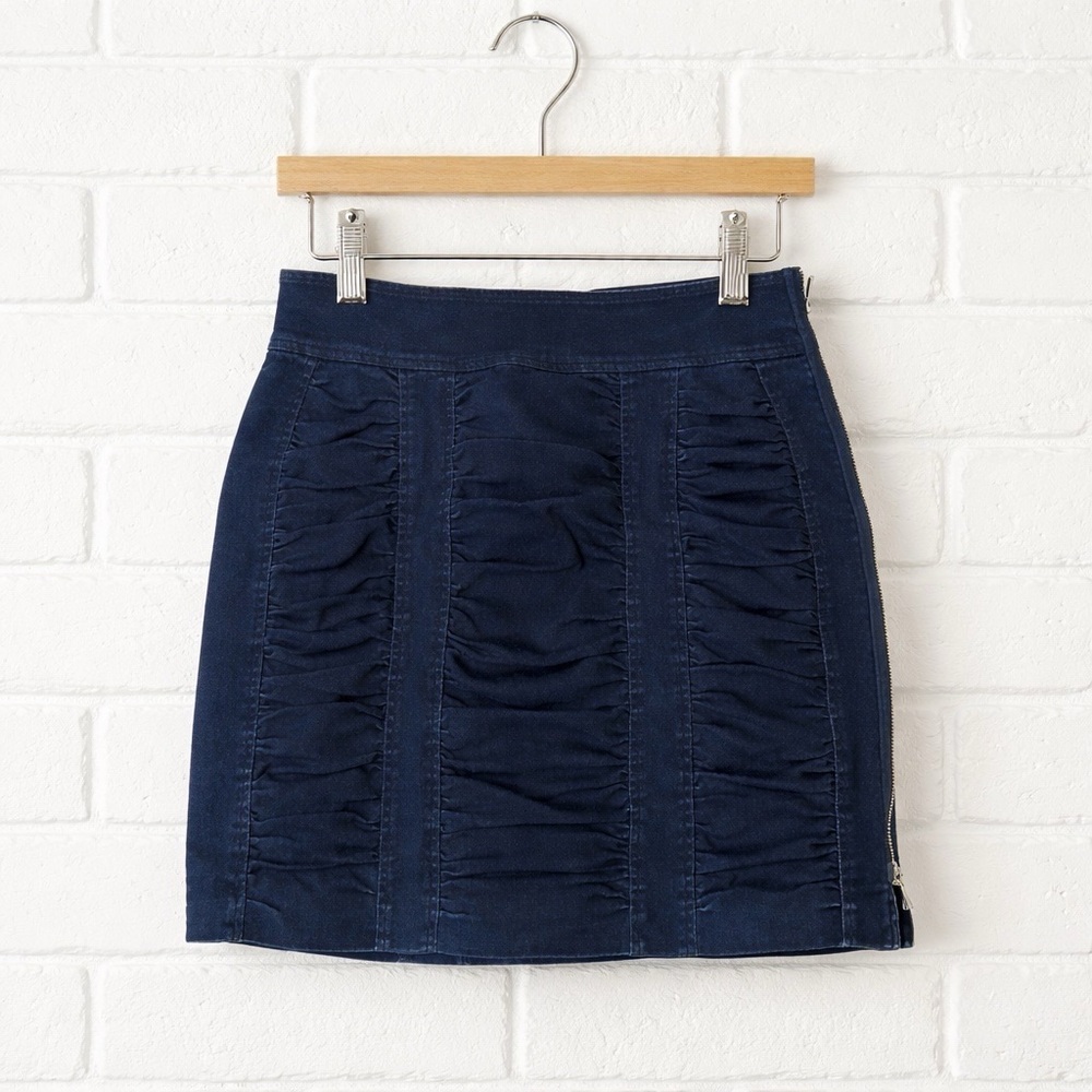Peace of Cloth Ruched Denim short skirt Women    Size small